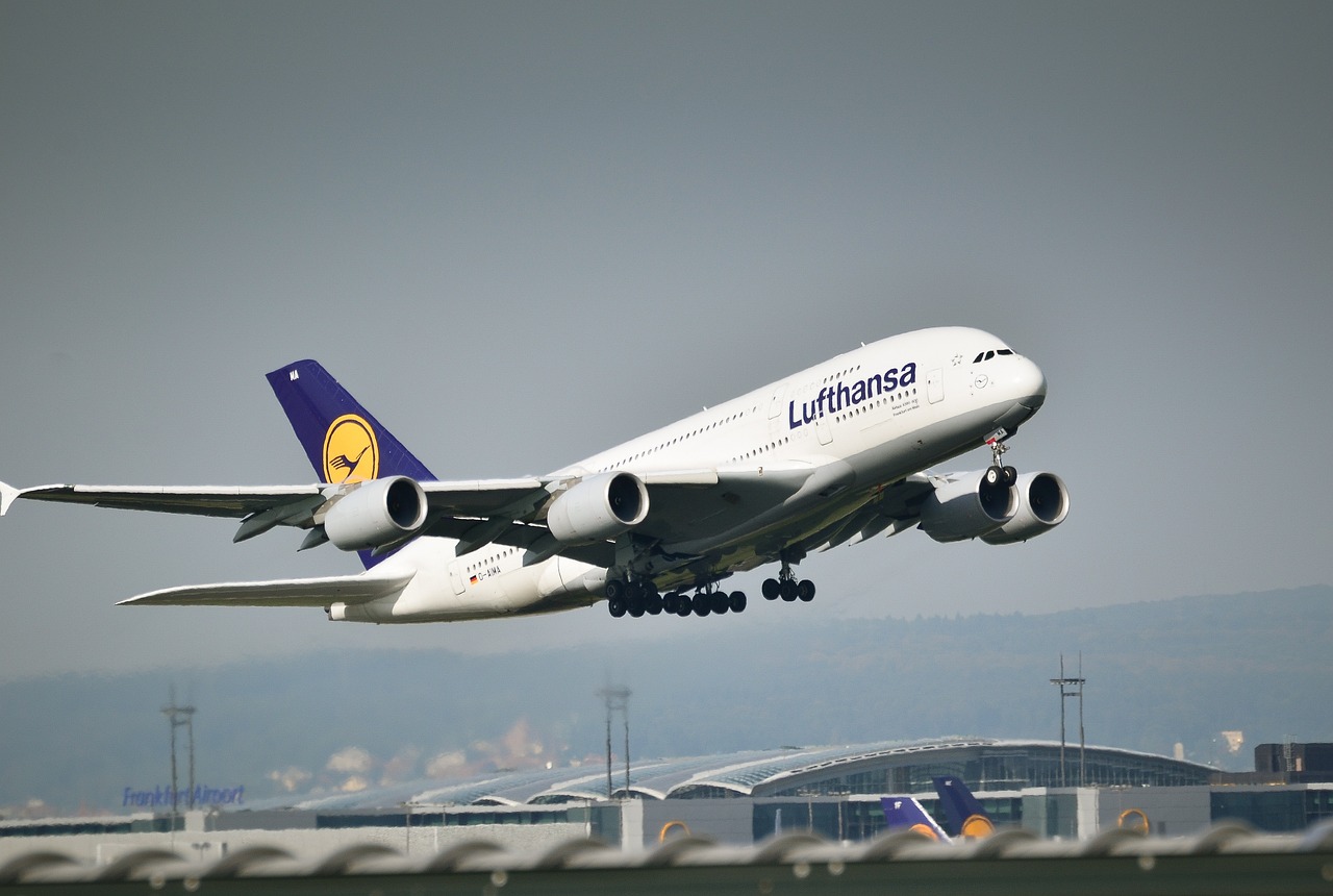 Lufthansa plane began flight.