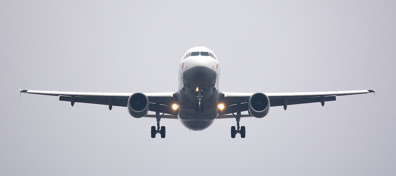 Plane frontal landing front view.