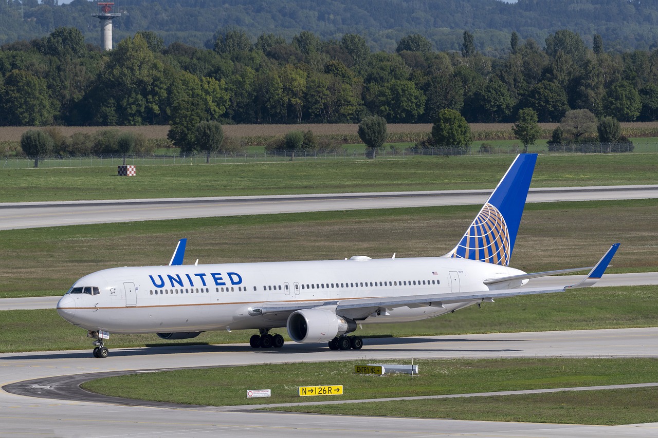 United Airlines Flight Makes Emergency Landing After Mid-Air Medical Crisis