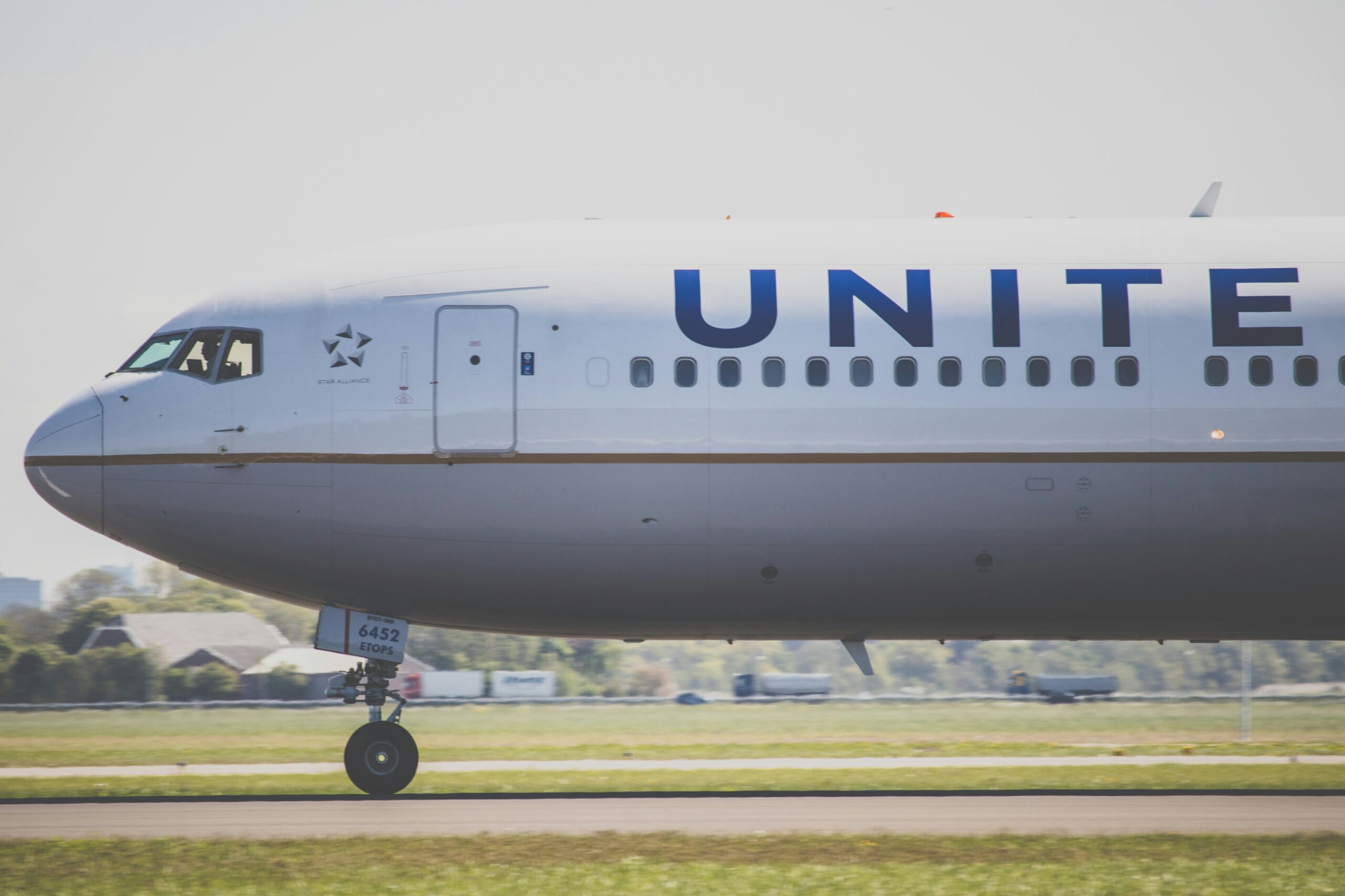 United Airlines plane.