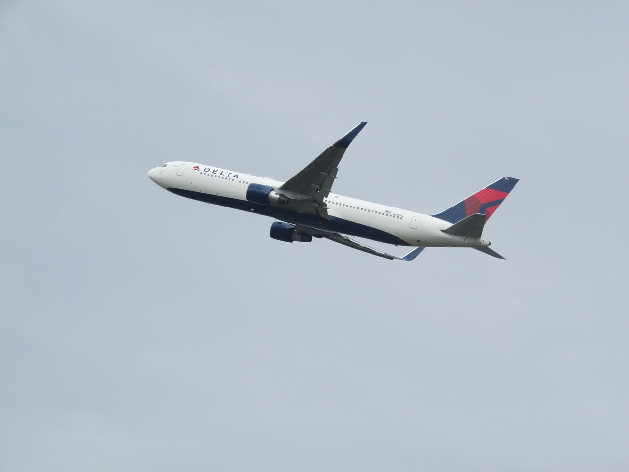 Delta Air Lines plane