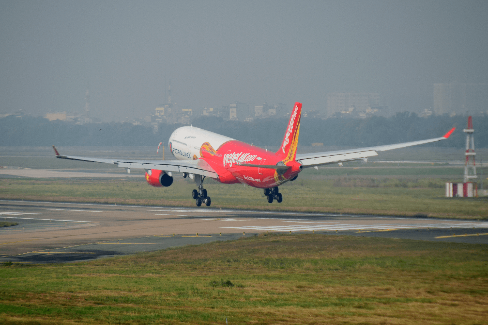 VietJet Flight Had to Return to Melbourne for a Quick Fix